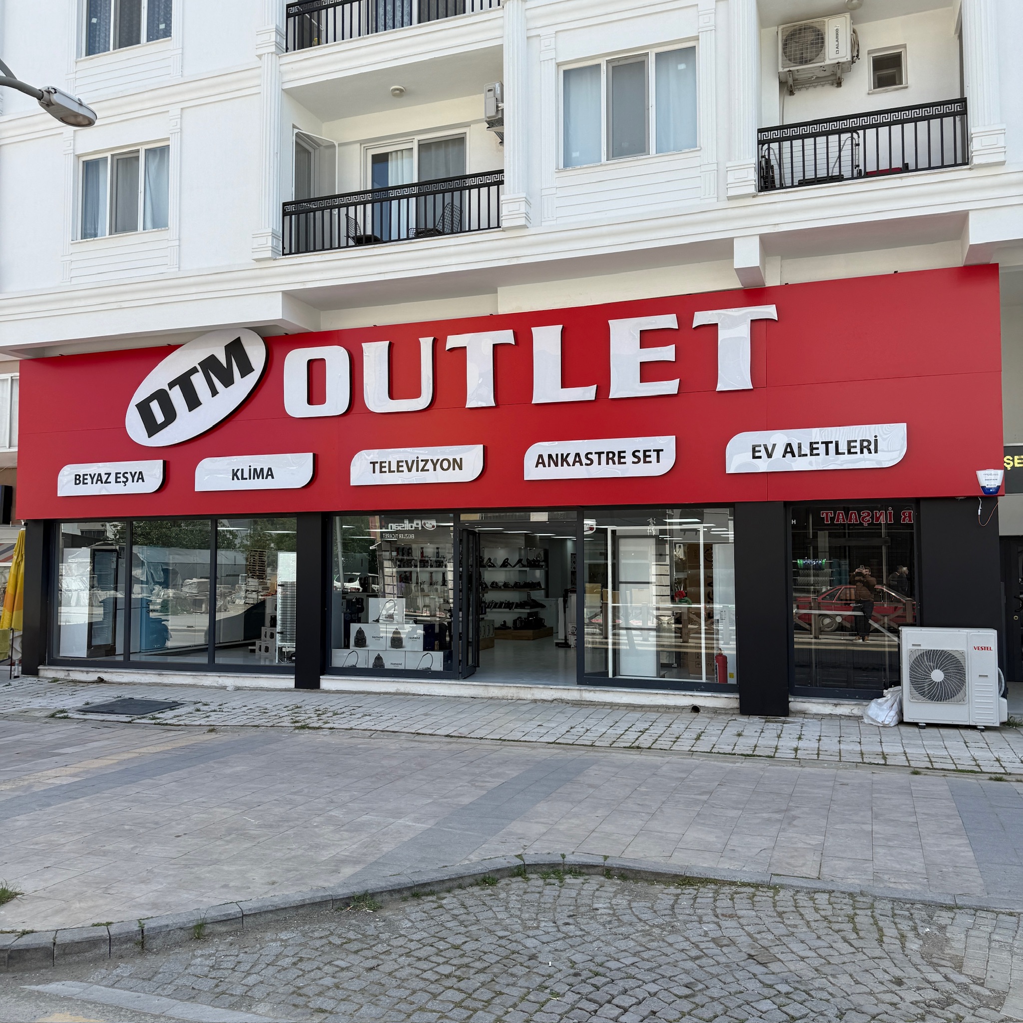 DTM Outlet Dalaman dış cephe görünümü